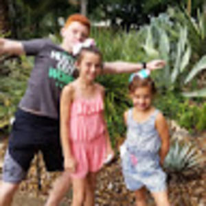 Meet your Posher, Em